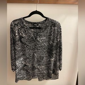 NYDJ blouse size medium color black and white